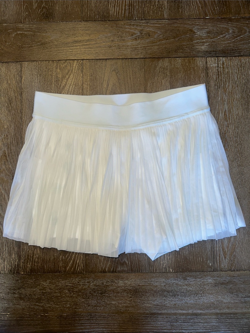 Lululemon NWOT White Pleated Tennis skort Built-In Shorts Athletic Size 10